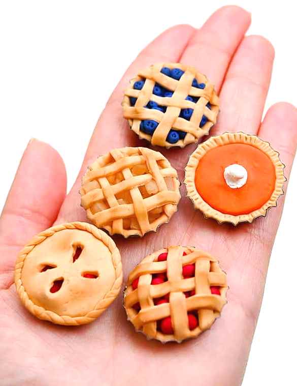 November is the month of fall, Thanksgiving, and pie! With days dedicated to pies this season, here are 25 delectable pie crafts and activities for fall!