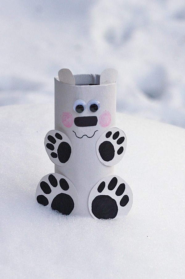 Save up all those empty toilet paper rolls, because we've got a list of 50 super cute paper roll crafts for you and your kids to make and play with!