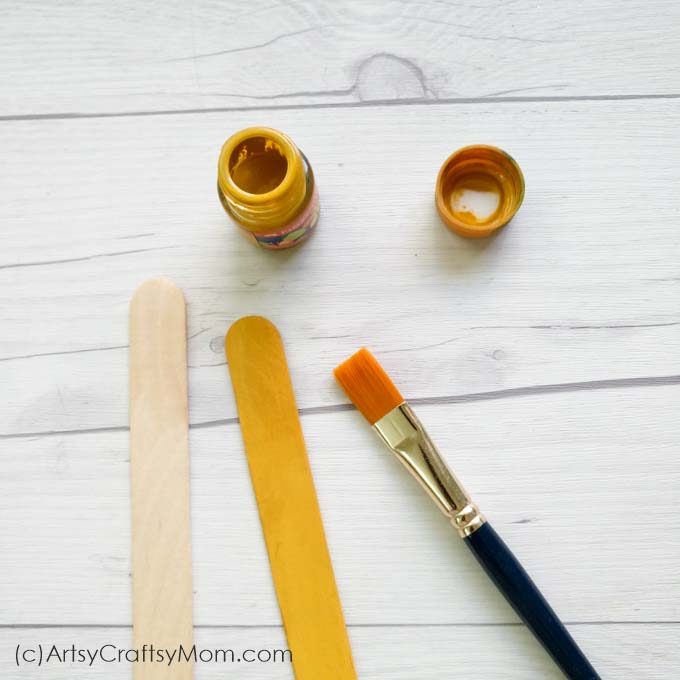 Gather your craft sticks to make this super easy and super adorable Popsicle Stick Gingerbread Man! Perfect for hanging on your tree or as a cute bookmark!