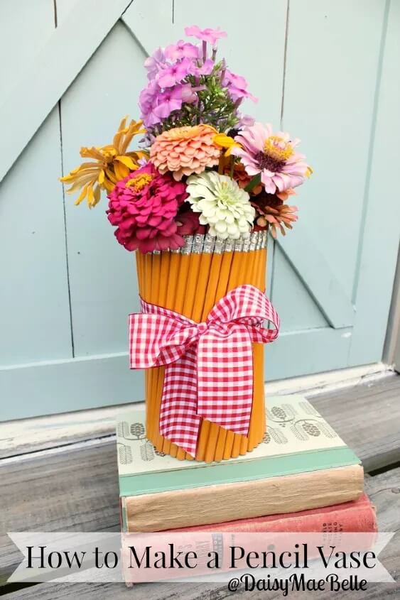 Got old stationery? Repurpose them into these Cute Crafts to Make with Stationery Supplies! Perfect as back to school gifts for friends or for teachers.