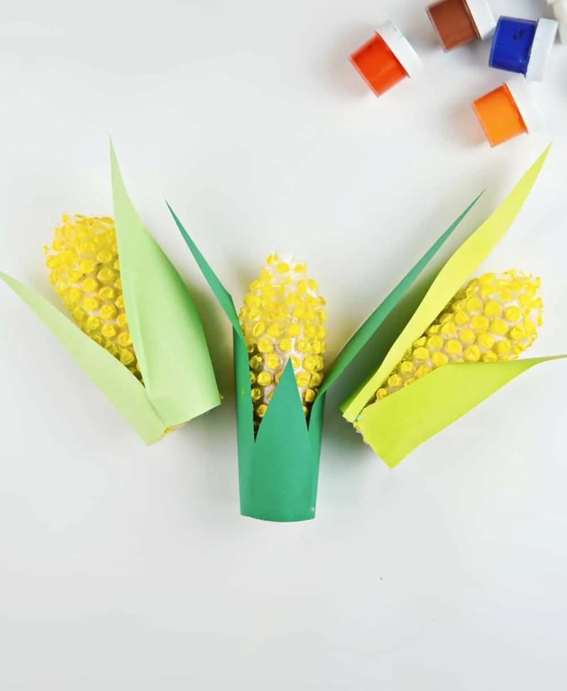 15 Cute And Colorful Corn Crafts For Fall