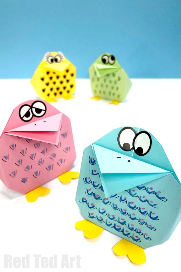 Check out our easy spring bird crafts for kids that include chicks, peacocks, parrots & more. Perfect to learn about our feathered friends!