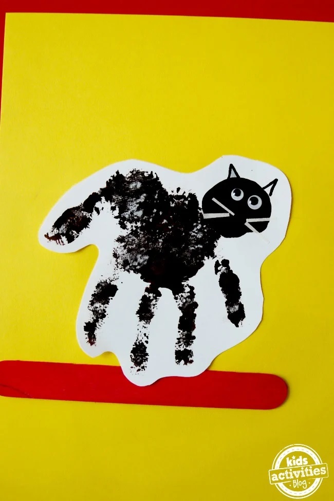 30 Awesome Cat Crafts and Books for Kids 13 We've got some awesome cat crafts & books for kids lined up - perfect for International Cat Day on 8th August or National Cat Day on 29th October.