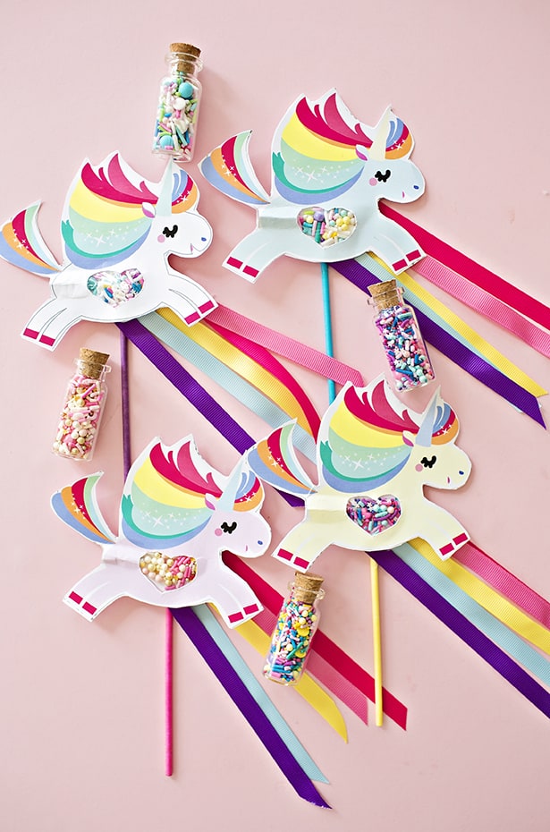 Unicorns are probably the sweetest mythological creatures that even kids love! Spread some magic around with these unique unicorn crafts for kids that are just gorgeous!