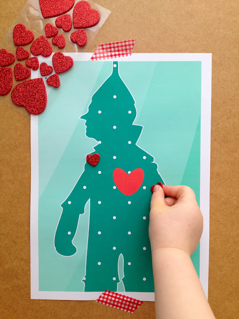 Celebrate the anniversary of the book's publication with these 25 Wonderful Wizard Of Oz Party Ideas! Lots of simple, budget-friendly ideas to try!
