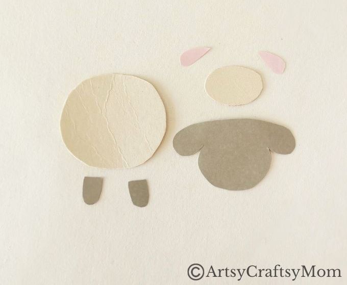 Crumpling paper is fun, & this crumpled paper sheep craft is a great way to use up all those crumpled bits! Easy fine motor exercise for young kids.