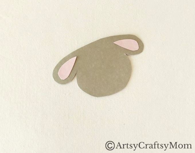 Crumpling paper is fun, & this crumpled paper sheep craft is a great way to use up all those crumpled bits! Easy fine motor exercise for young kids.