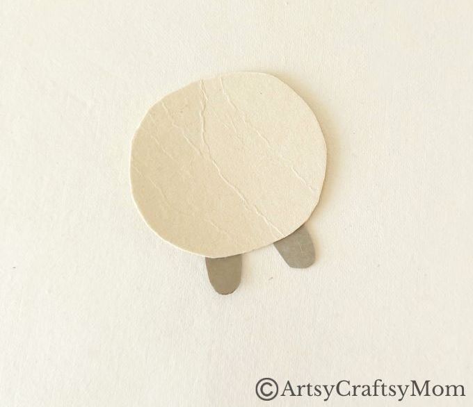 Crumpling paper is fun, & this crumpled paper sheep craft is a great way to use up all those crumpled bits! Easy fine motor exercise for young kids.