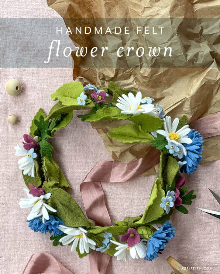 Celebrate this amazing Nordic nation with our fun Sweden Crafts for Kids! Learn about Dala horses, Påskris trees, Midsommarstångs and more!
