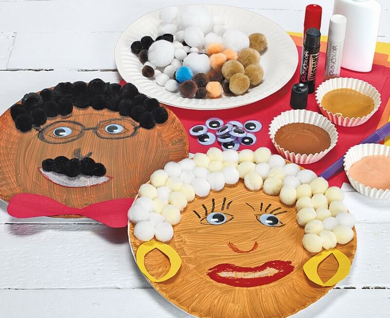 Celebrate Grandma and Grandpa with these adorable Grandparents Day crafts for kids to make! There's something for every age, so let's go!