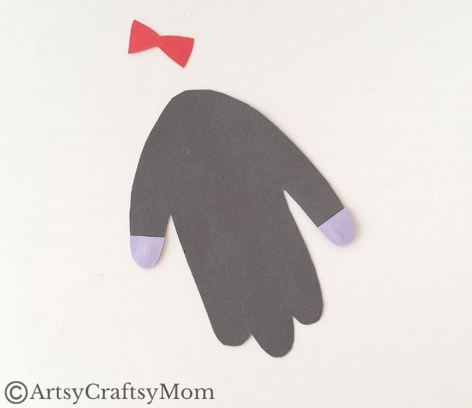If you're looking for a Creative Handprint Dracula Craft for Halloween, we got you! This one features a dracula with handprint hair and a cute smile!