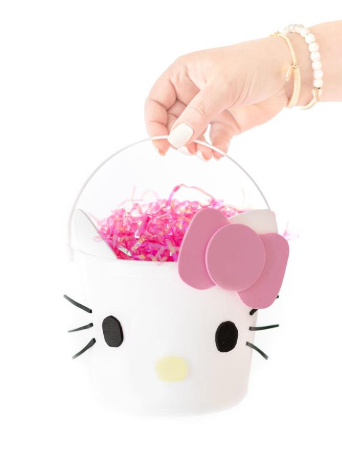 It's everyone's favorite cat's birthday on November 1st, and we're celebrating in style, with some adorable Hello Kitty crafts for kids!