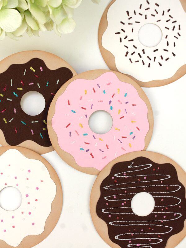Doughnuts are delicious, but you can also make crafts based on them! Here are some fun Doughnut Crafts to try, in time for National Donut Day!
