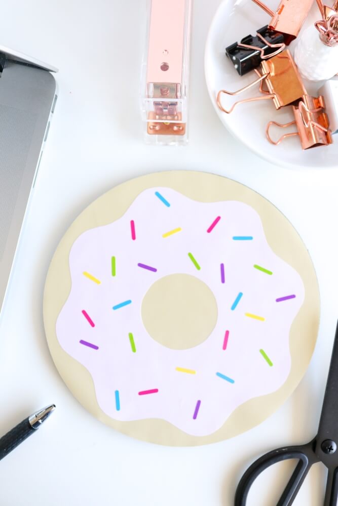 Doughnuts are delicious, but you can also make crafts based on them! Here are some fun Doughnut Crafts to try, in time for National Donut Day!