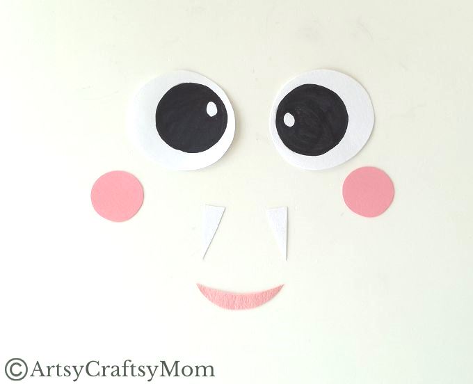 If you need an easy bat craft this Halloween, try out our easy paper plate bat craft! All you need are paper plates & craft paper to get started!