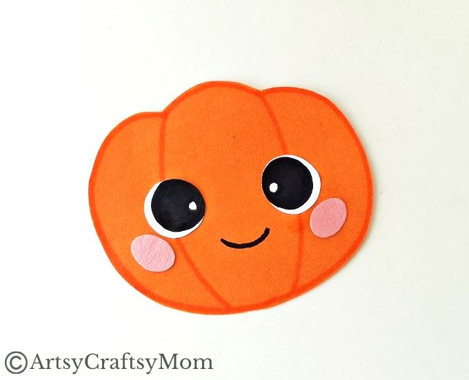 It doesn't get easier than this handprint pumpkin craft! It's the perfect Thanksgiving project for young children, and you don't need too many supplies!