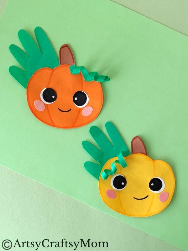 It doesn't get easier than this handprint pumpkin craft! It's the perfect Thanksgiving project for young children, and you don't need too many supplies!