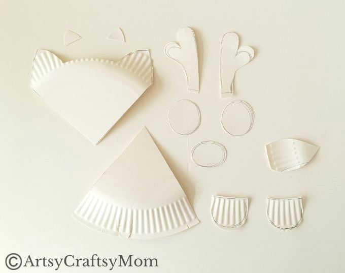 This paper plate reindeer craft is an easy Christmas project for young kids, and your main material is just a plain, white paper plate!
