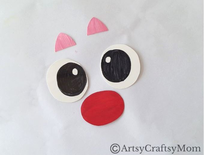 This paper plate reindeer craft is an easy Christmas project for young kids, and your main material is just a plain, white paper plate!