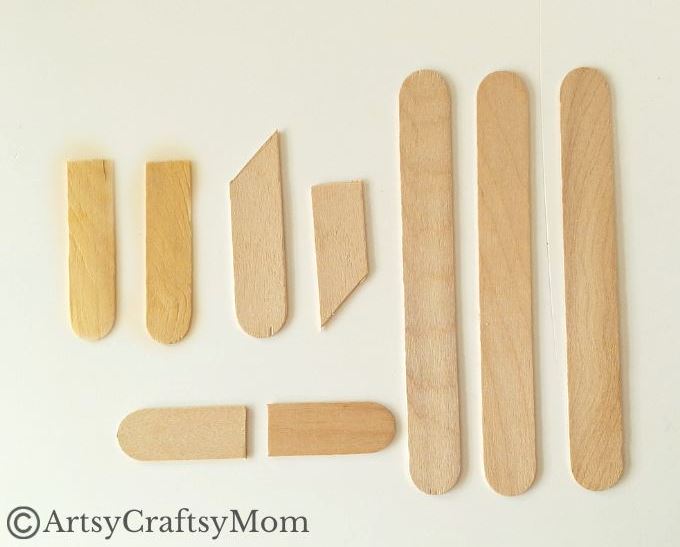 Ho ho ho!!! It's that time of the year, and Santa's here! Have fun making this Popsicle stick Santa craft with craft sticks, paint and glue!
