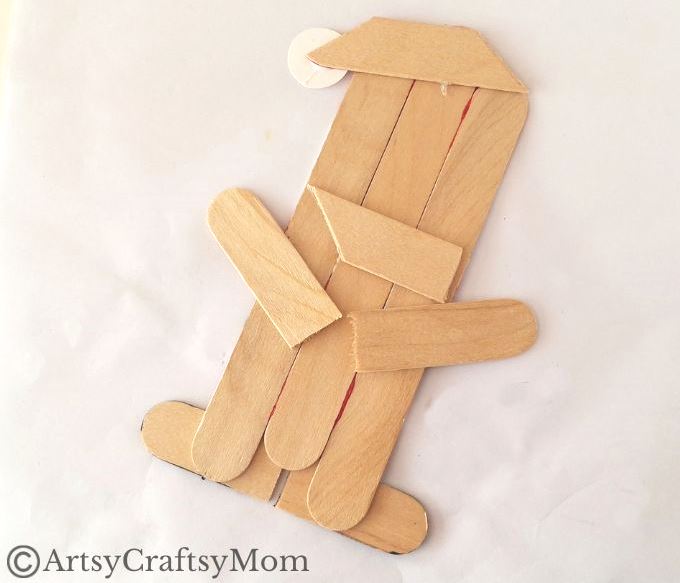 Ho ho ho!!! It's that time of the year, and Santa's here! Have fun making this Popsicle stick Santa craft with craft sticks, paint and glue!
