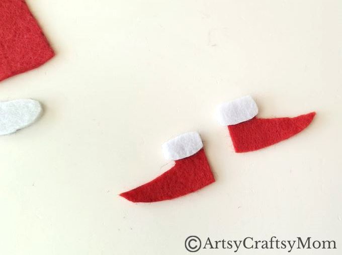 Celebrate the story of the Grinch this holiday season, with a cute wooden spoon Grinch craft! But our Grinch isn't grumpy, hes' quite pleasant!