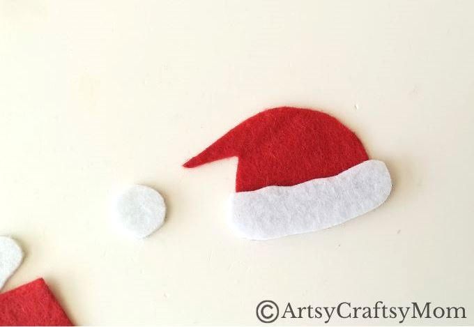 Celebrate the story of the Grinch this holiday season, with a cute wooden spoon Grinch craft! But our Grinch isn't grumpy, hes' quite pleasant!
