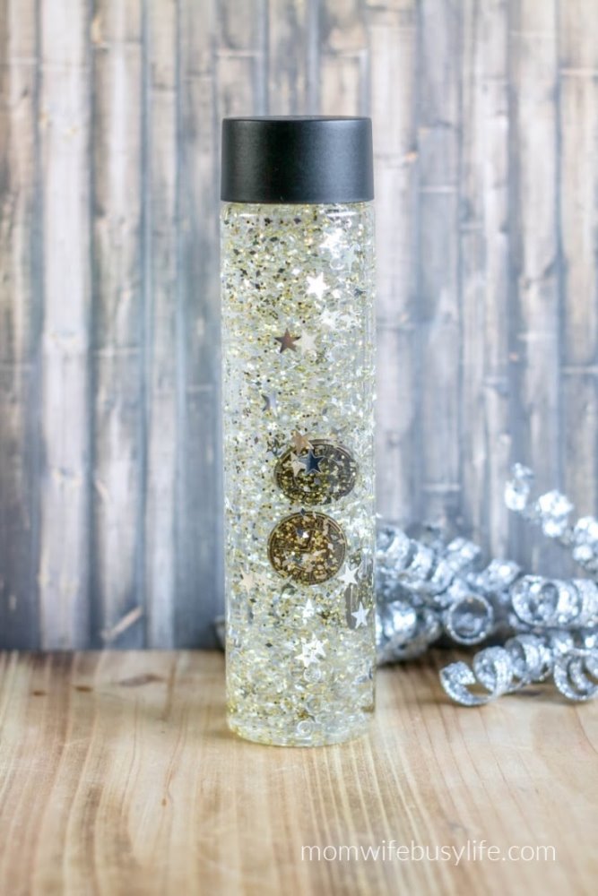 Say Hello to a brand New Year with these exciting New Year crafts for kids!! Make wands, countdown clocks, noise makers and more!