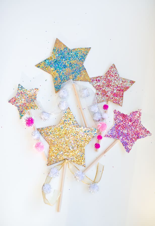 Say Hello to a brand New Year with these exciting New Year crafts for kids!! Make wands, countdown clocks, noise makers and more!