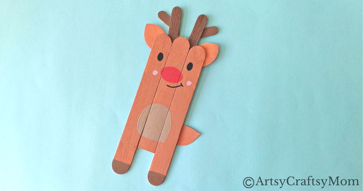 Rudolph fans, rejoice! Here's a super easy Popsicle stick reindeer craft that even little kids can make with little assistance from Mom and Dad!