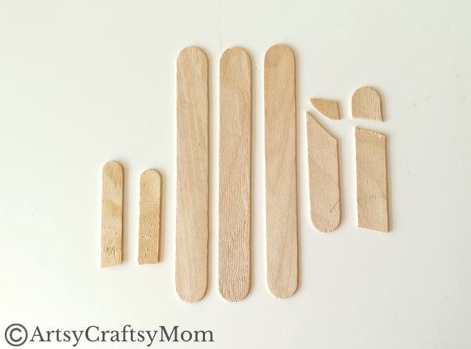 Who says a snowman has to be round? This Popsicle Stick Snowman Craft proves that you can have a snowman in any shape you like!