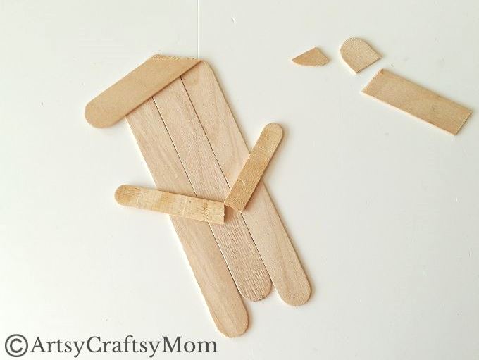 Who says a snowman has to be round? This Popsicle Stick Snowman Craft proves that you can have a snowman in any shape you like!