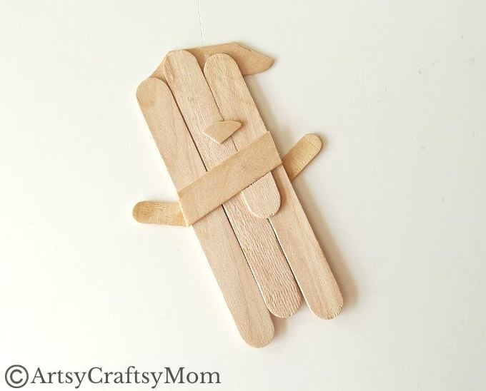 Who says a snowman has to be round? This Popsicle Stick Snowman Craft proves that you can have a snowman in any shape you like!