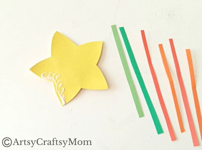 Here's a beautiful, sparkling Star Wand Pencil Topper Craft to add some magic to your New Year celebrations! It also makes a great gift for friends!