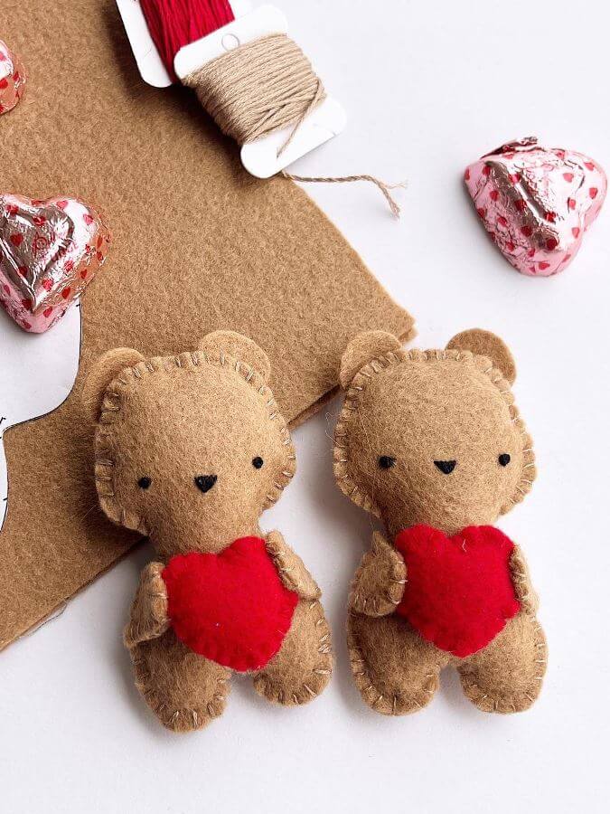 If you're thinking of making something for your special someone this V-Day, we've got some amazing Valentine’s Day Sewing Projects to check out!