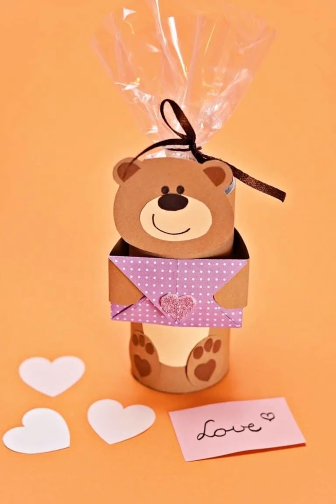 Nothing is cuter than some adorable DIY animal Valentines for Kids to make this Valentine's Day, and we have some easy ideas to try!