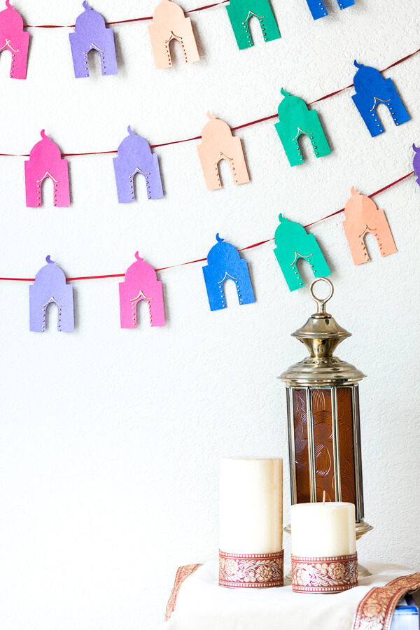 Get your home ready for this special month with these DIY Ramadan decor ideas! Great for older kids, teens and adults to try!