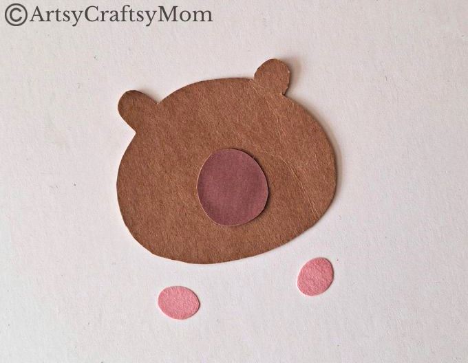 Keep your reading journey going with this cute little capybara hug bookmark! This is also a fun craft to introduce kids to these amazing creatures!