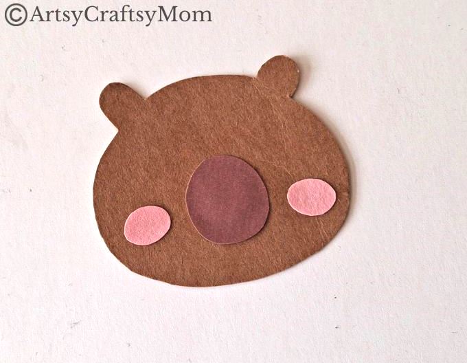 Keep your reading journey going with this cute little capybara hug bookmark! This is also a fun craft to introduce kids to these amazing creatures!