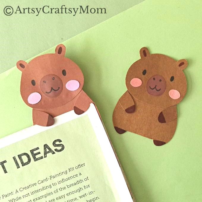 Keep your reading journey going with this cute little capybara hug bookmark! This is also a fun craft to introduce kids to these amazing creatures!