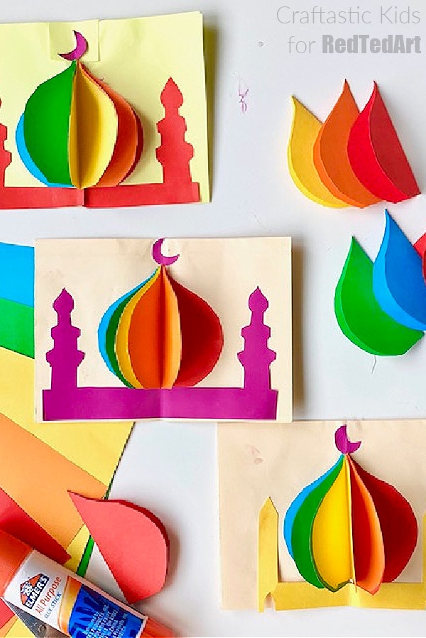 Let your loved ones know you're thinking of them this festive season by trying out these DIY Eid Cards for Kids to Make! Perfect for kids of all ages!