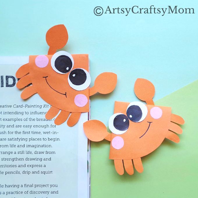 Here's a cute little crab corner bookmark that you can make entirely out of paper! You don't need to know any advanced techniques either - it's easy!