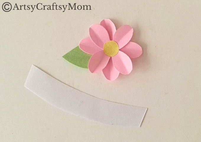 Let's welcome spring with a pretty paper bag spring fairy puppet craft! This fairy reminds us of flowers, greenery & everything we love about spring!