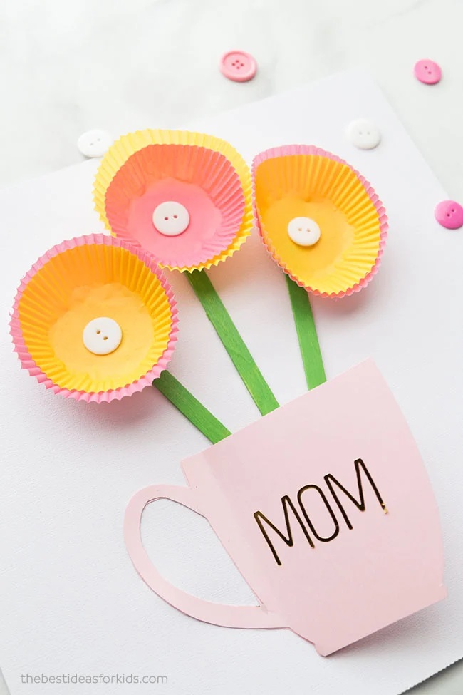Nothing can beat these adorable Handmade Mother's Day Cards to bring a big smile to Mom's face! Easy ideas for kids of all ages to try and make!