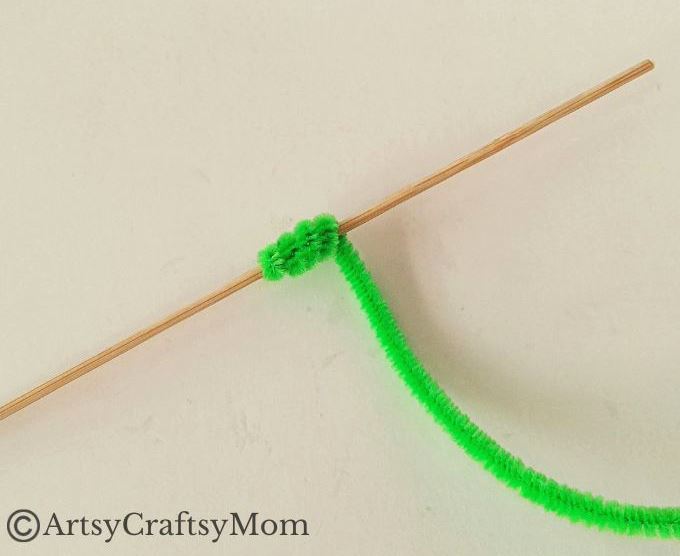 Easy Moving Pipe Cleaner Caterpillar Craft 6 It's always fun to make stuff you can play with, like this easy Moving Pipe Cleaner Caterpillar Craft! A fun project for kids of all ages!