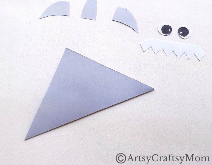 Not all sharks are ferocious - this one is actually helpful! Enjoy making our shark corner bookmark & you have a reading buddy who holds your page!