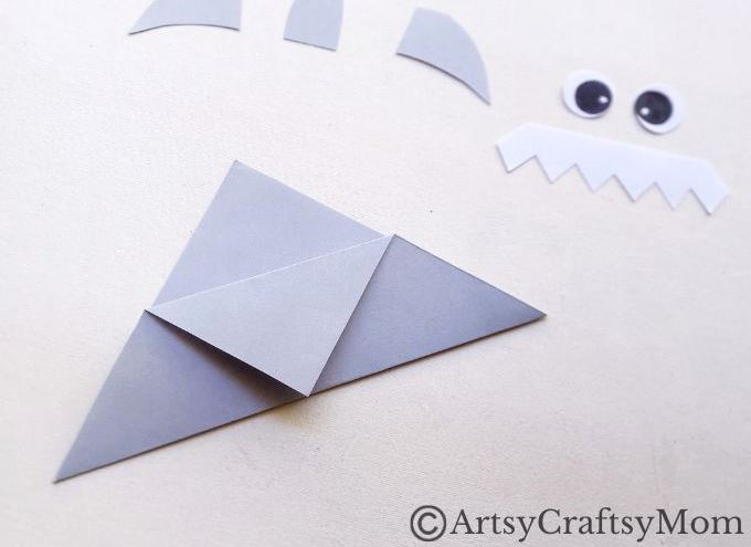 Not all sharks are ferocious - this one is actually helpful! Enjoy making our shark corner bookmark & you have a reading buddy who holds your page!