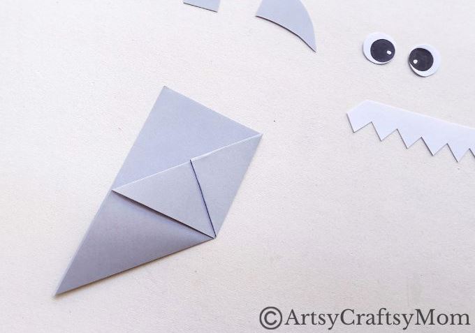 Not all sharks are ferocious - this one is actually helpful! Enjoy making our shark corner bookmark & you have a reading buddy who holds your page!