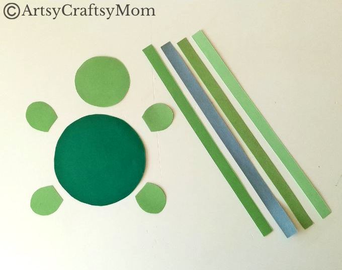 If you're looking for a fine motor exercise for your child that also boosts focus and concentration, this woven paper turtle craft is the perfect choice!