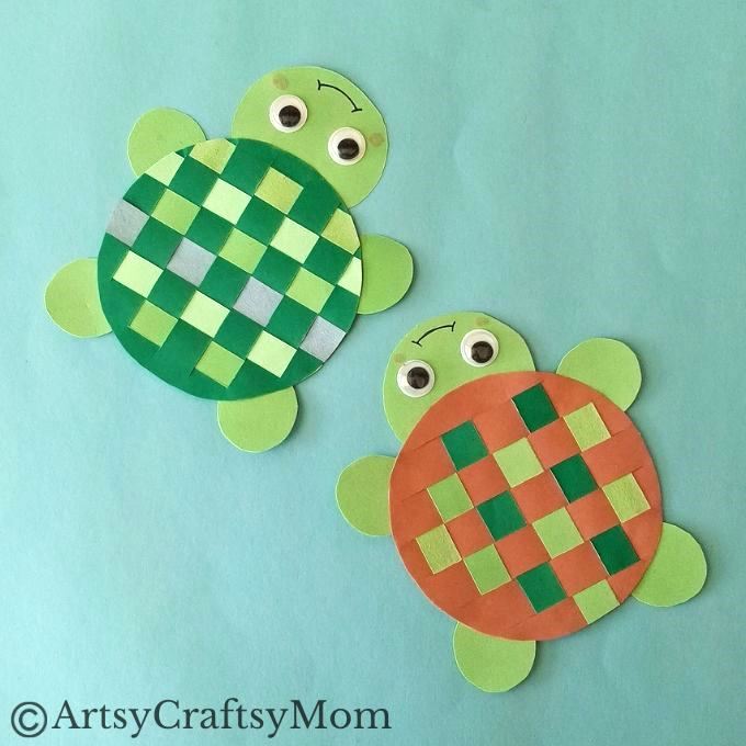 If you're looking for a fine motor exercise for your child that also boosts focus and concentration, this woven paper turtle craft is the perfect choice!
